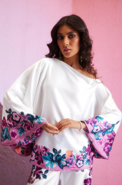 FLORAL BORDER TOP - dash and dot