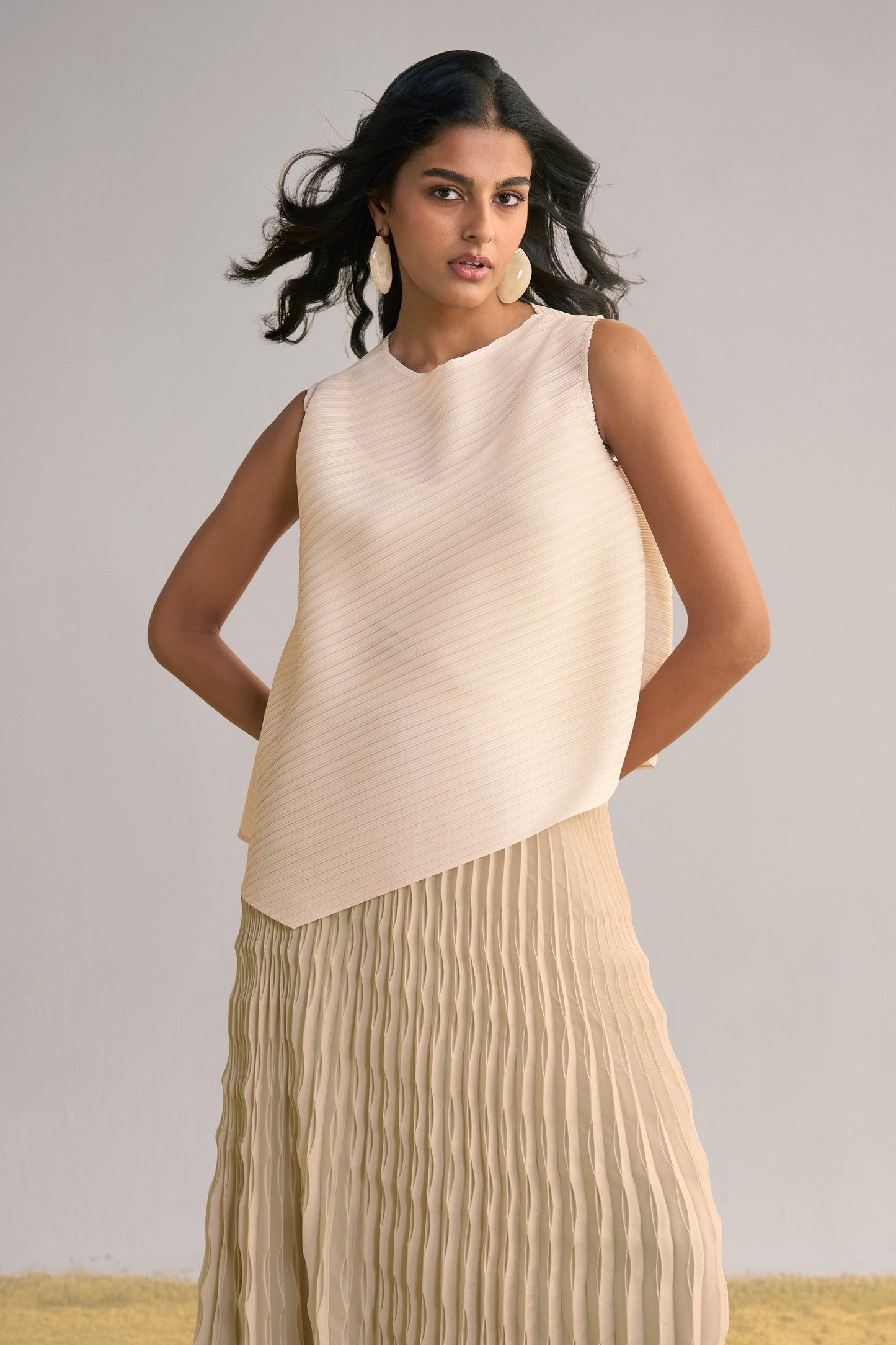 ASYMMETRIC PLEATED TOP