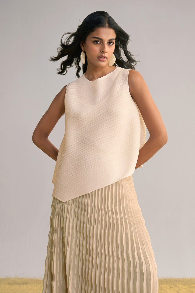 ASYMMETRIC PLEATED TOP dash and dot