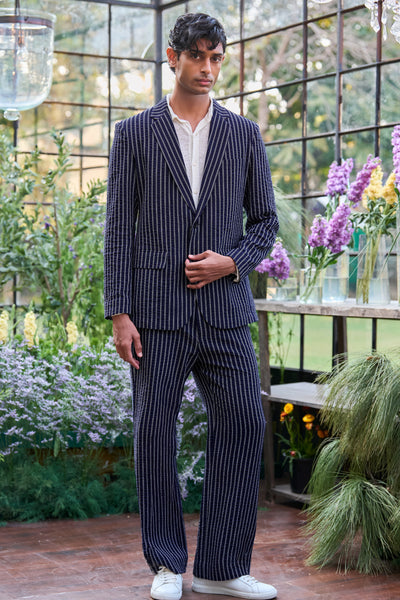 SEERSUCKER STRIPE SUIT