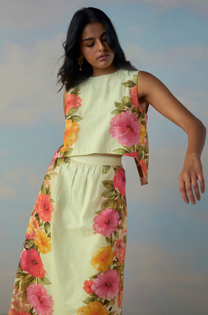 LINEN TULIP BACK PLACED FLORAL TOP dash and dot