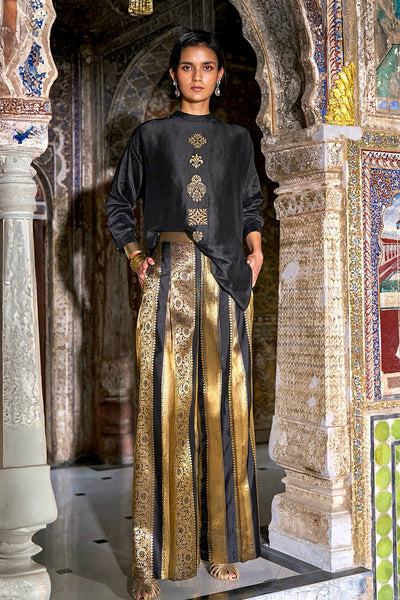 EMBROIDERED MOTIF BOXY SHIRT & BENARES BROCADE STRIPED PANT