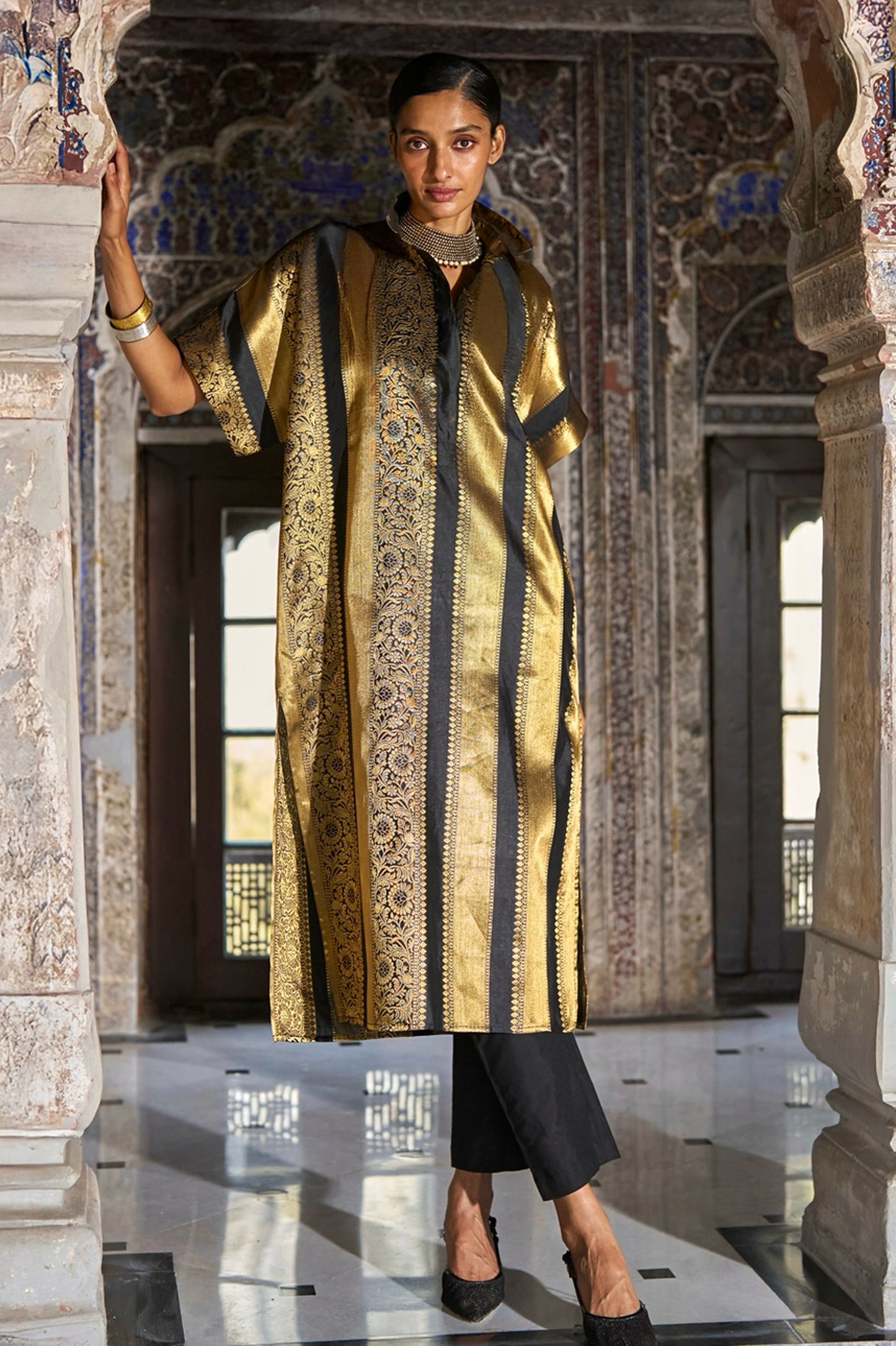 BENARES BROCADE STRIPED LONGLINE SET