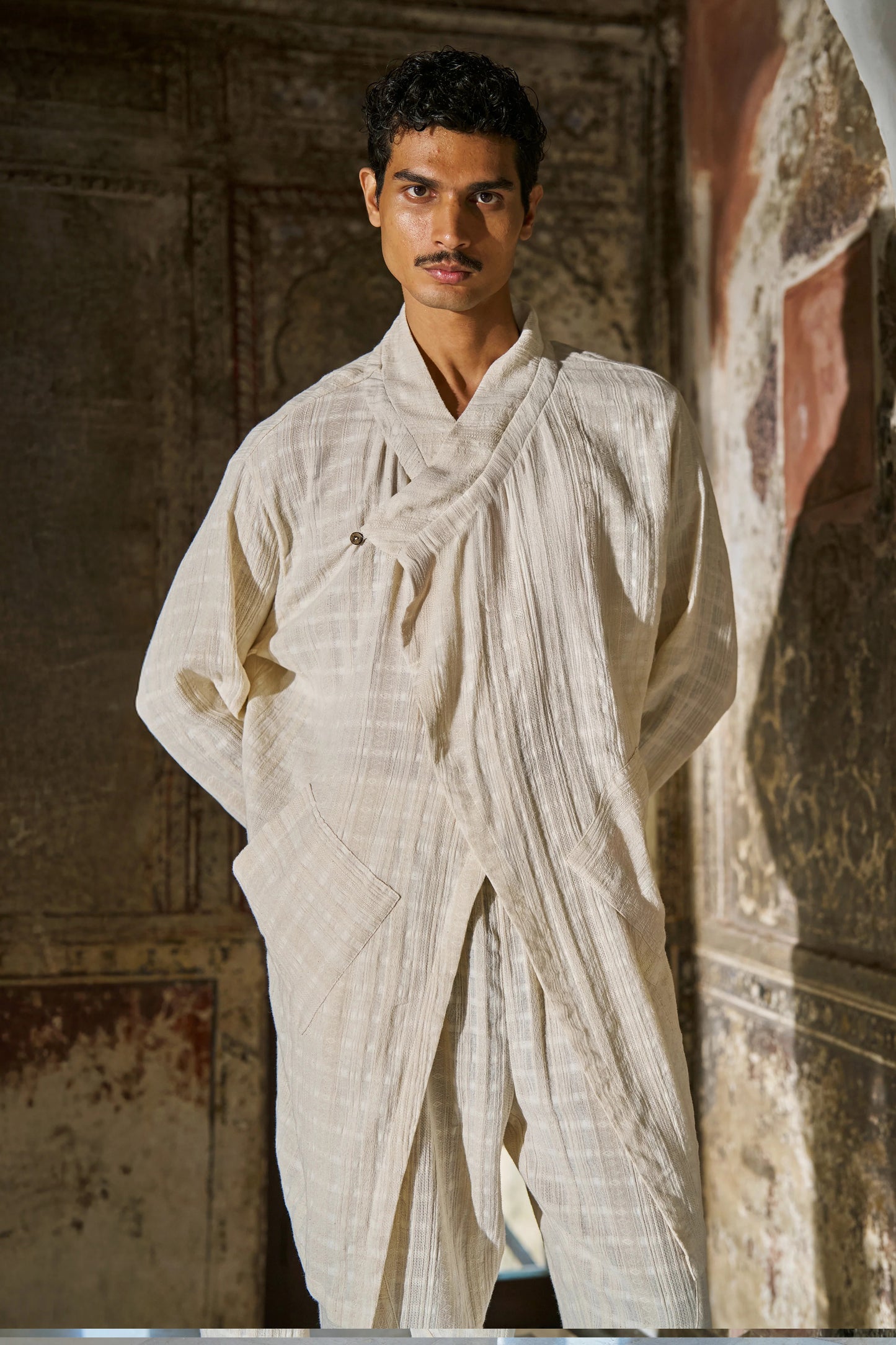 LONGLINE TEXTURED LINEN SHIRT