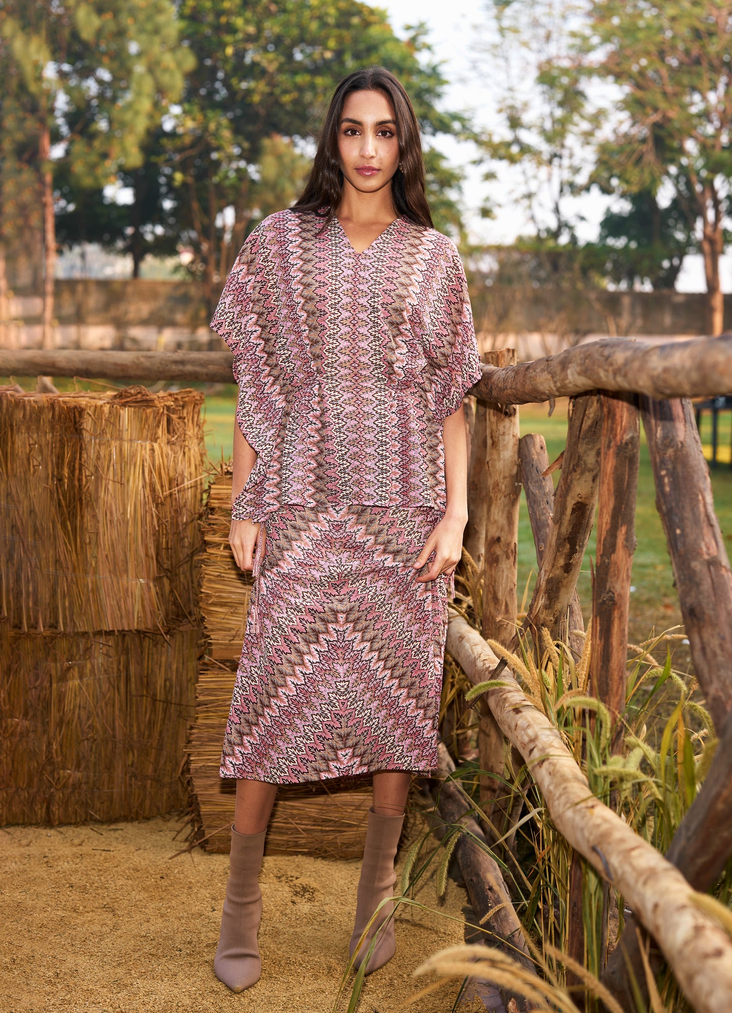 CHEVRON KNIT MIDI SKIRT