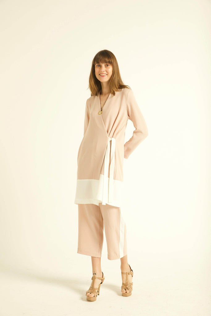 COLOR-BLOCK WRAP TOP - dash and dot dash and dot