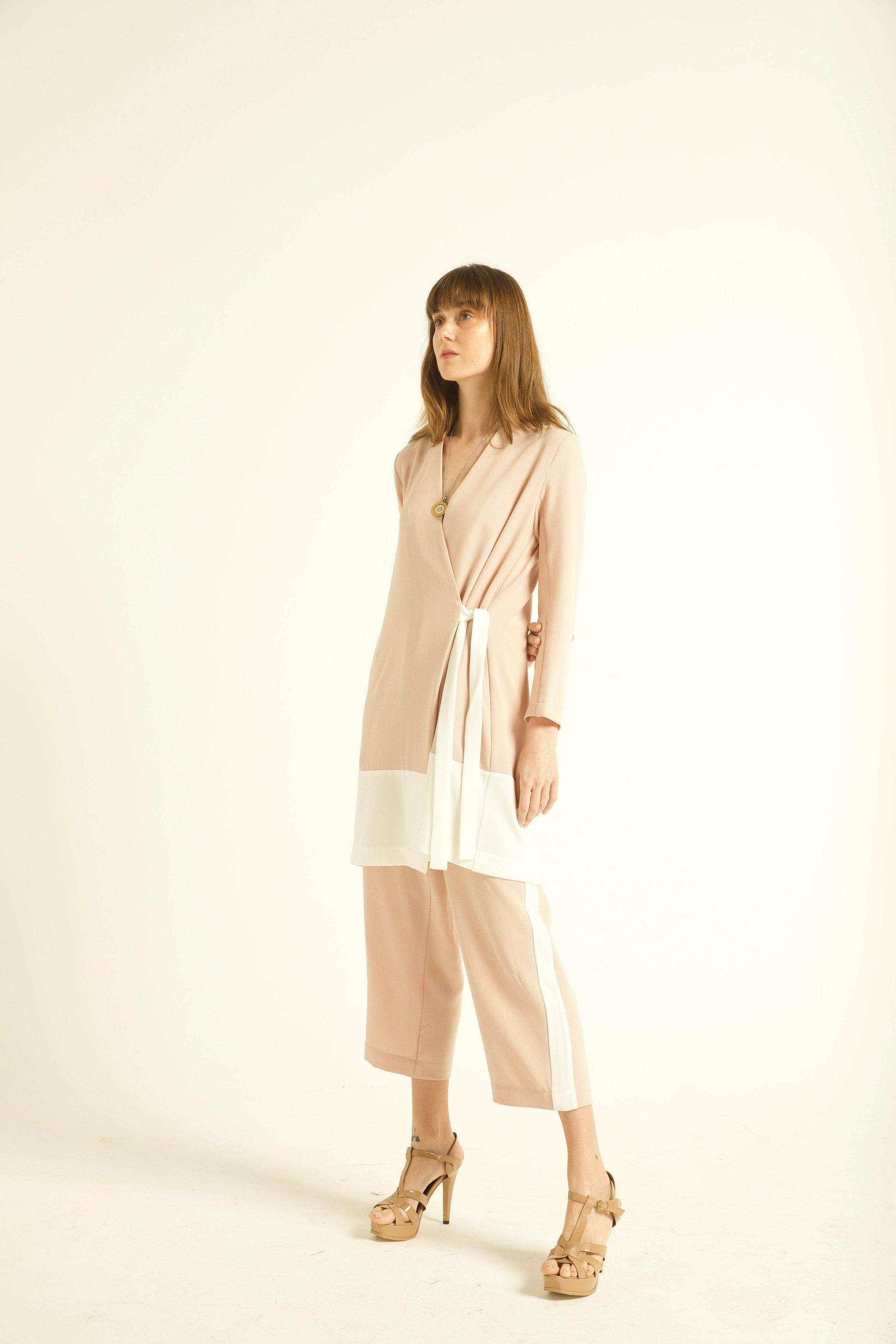COLOR-BLOCK WRAP TOP - dash and dot