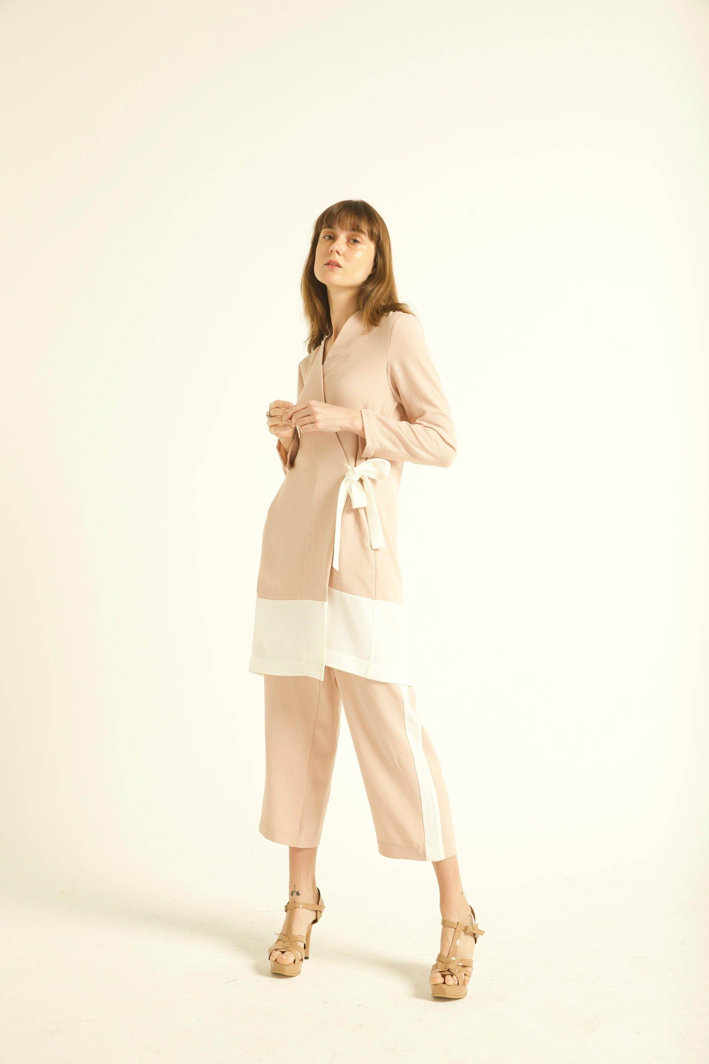 COLOR-BLOCK WRAP TOP - dash and dot