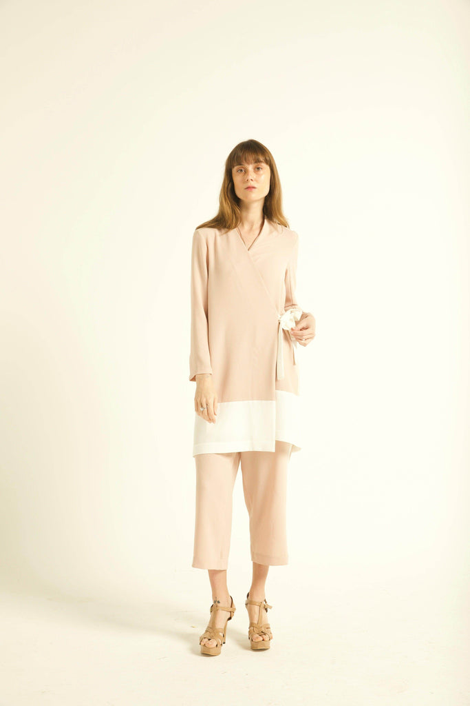 COLOR-BLOCK WRAP TOP - dash and dot dash and dot