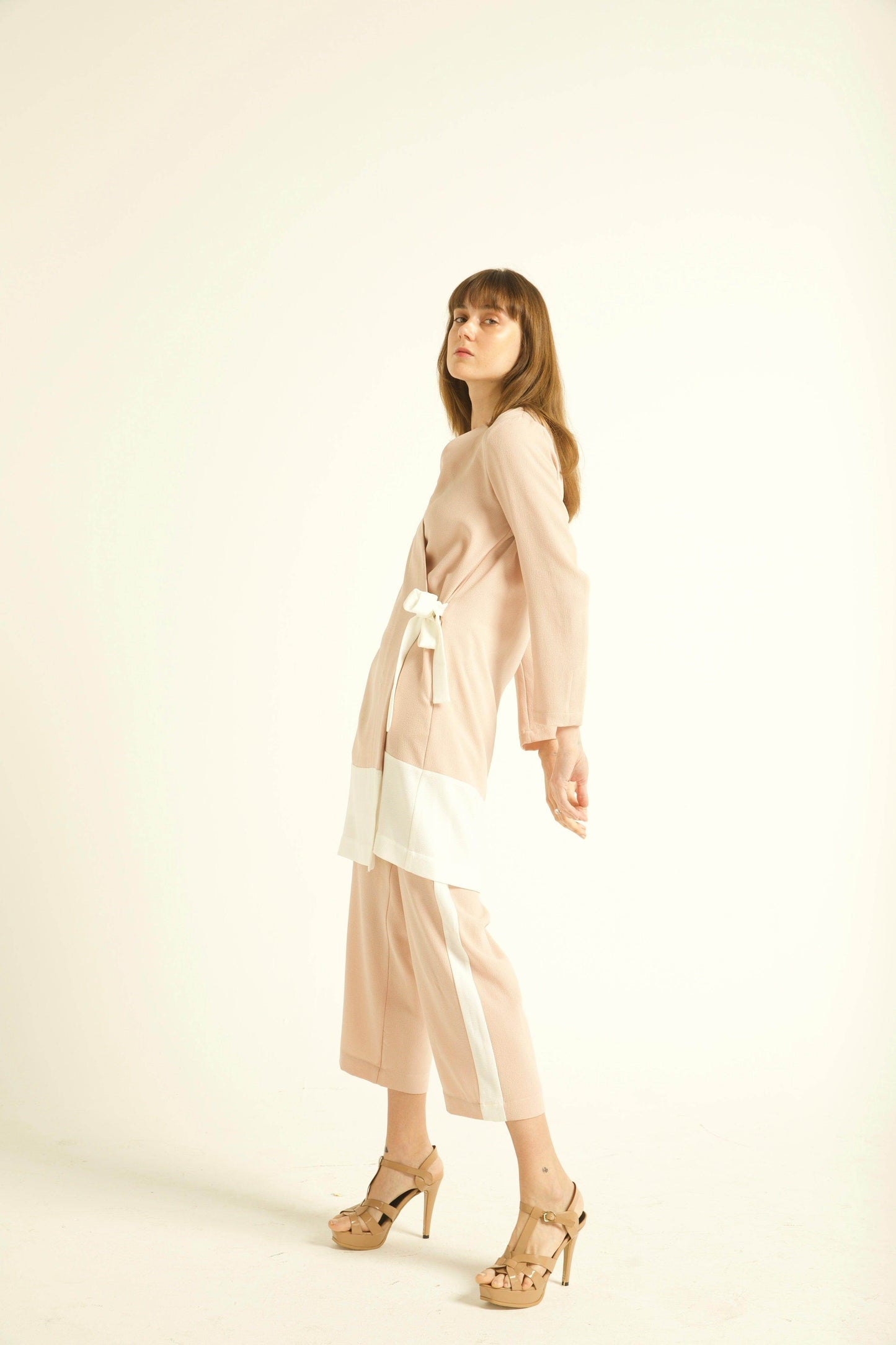COLOR-BLOCK WRAP TOP - dash and dot