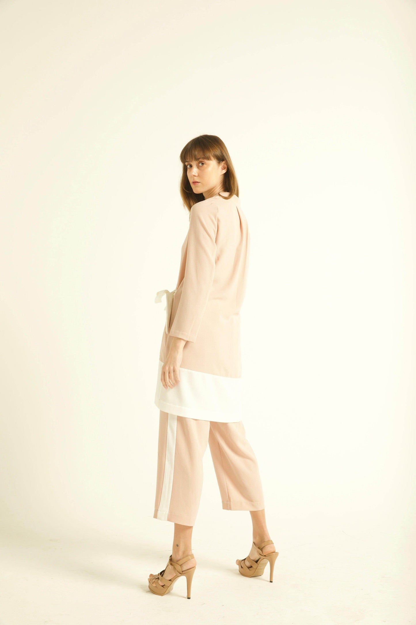 COLOR-BLOCK WRAP TOP - dash and dot
