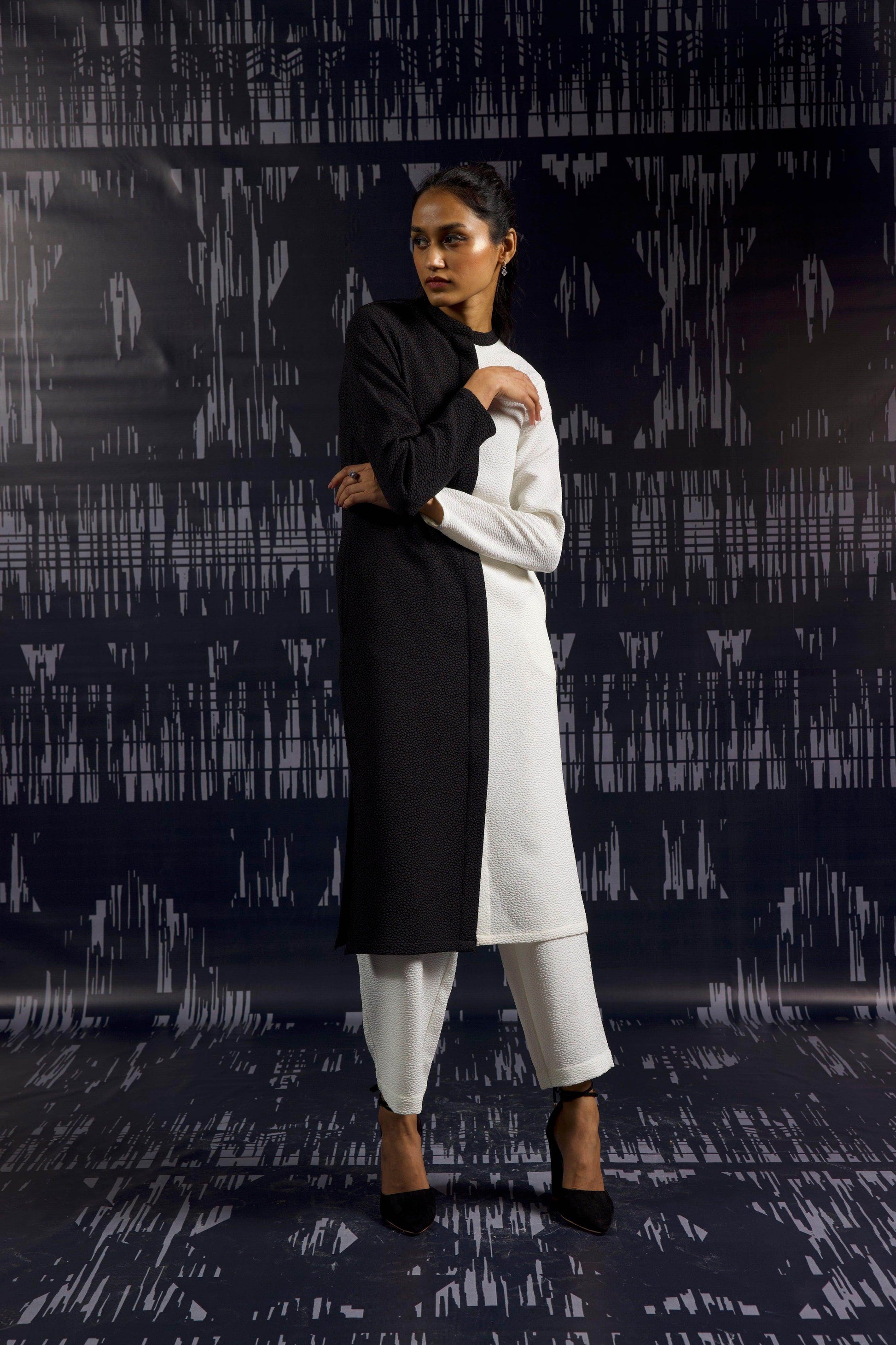 TEXTURED PANT - dash and dot