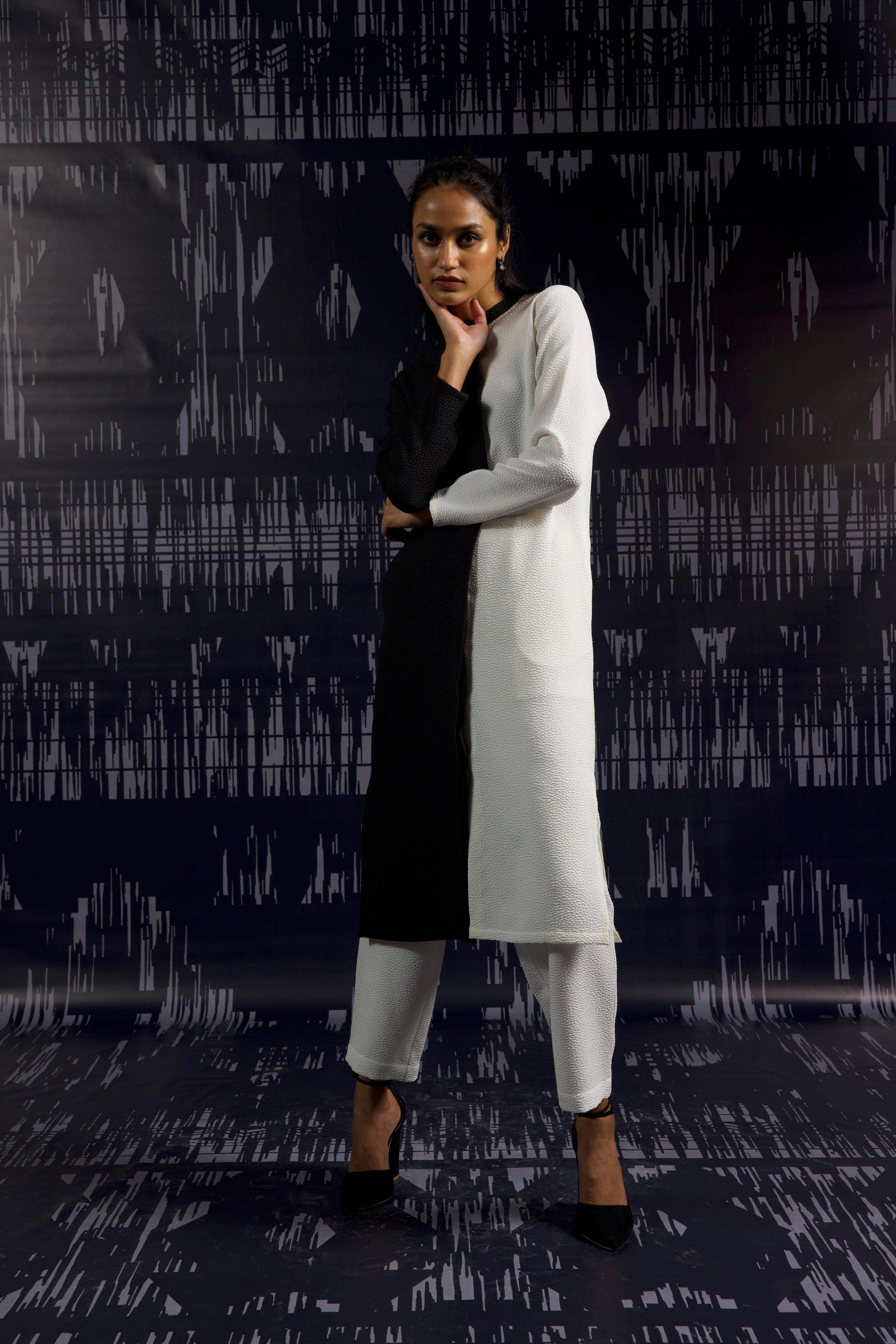 TEXTURED PANT - dash and dot