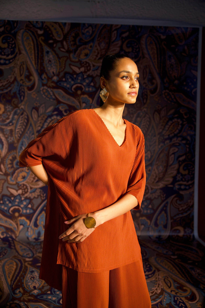 HIGH-LOW PLEAT SET - dash and dot dash and dot