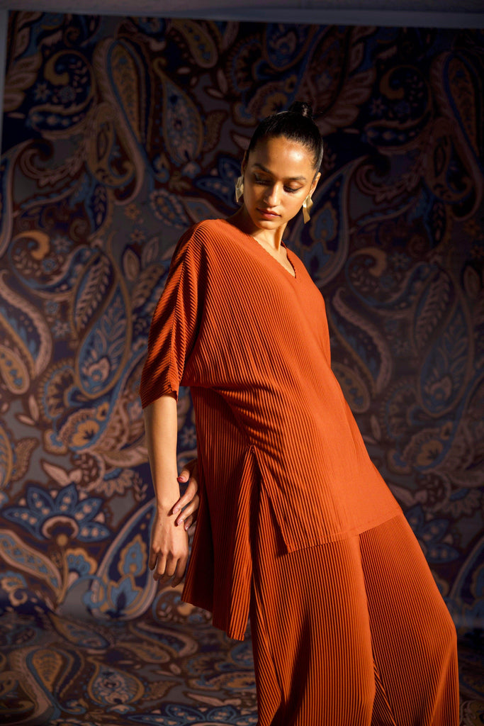 HIGH-LOW PLEAT SET - dash and dot dash and dot