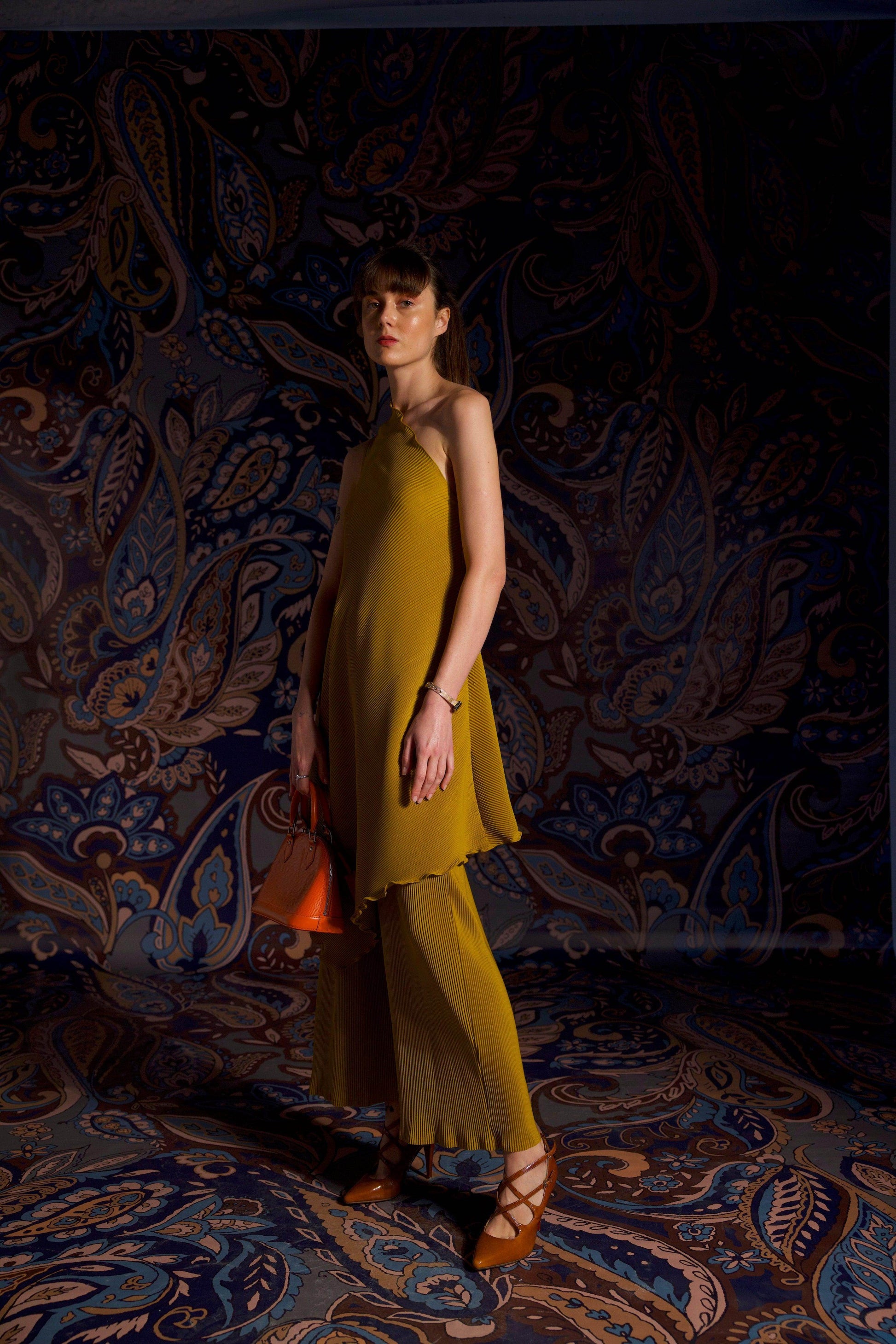 ONE-SHOULDERED PLEAT SET - dash and dot