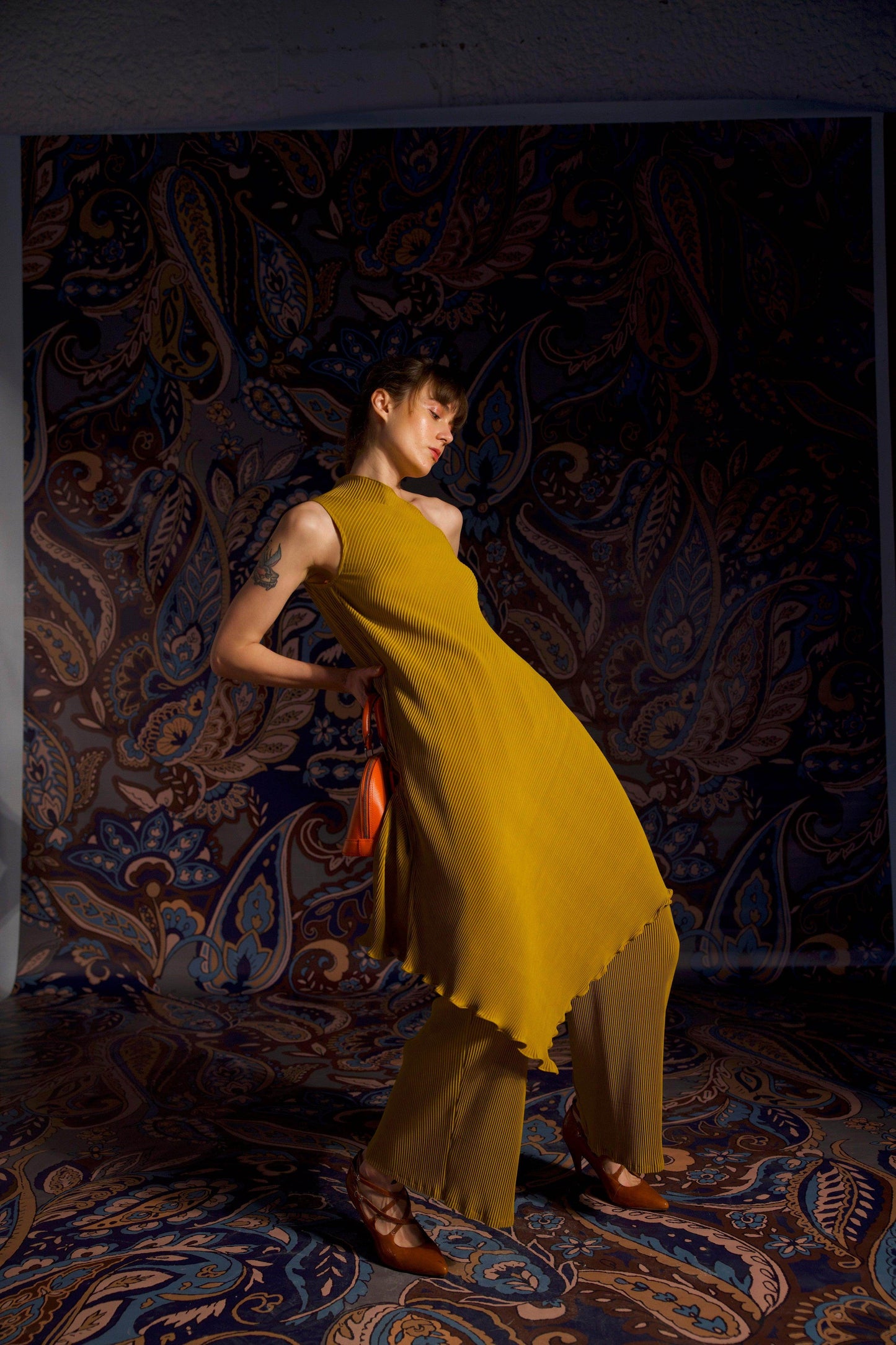 ONE-SHOULDERED PLEAT SET - dash and dot