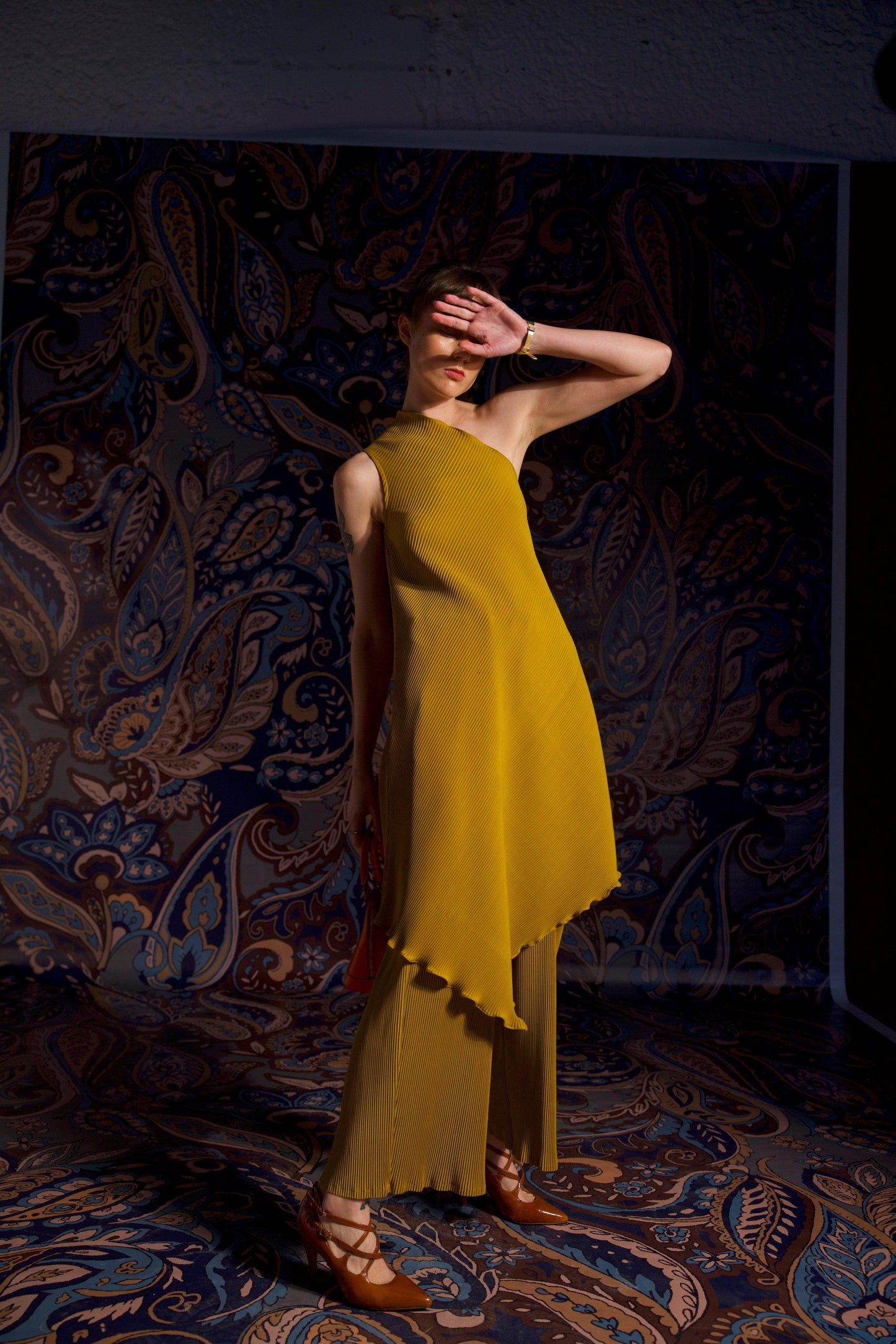 ONE-SHOULDERED PLEAT SET - dash and dot