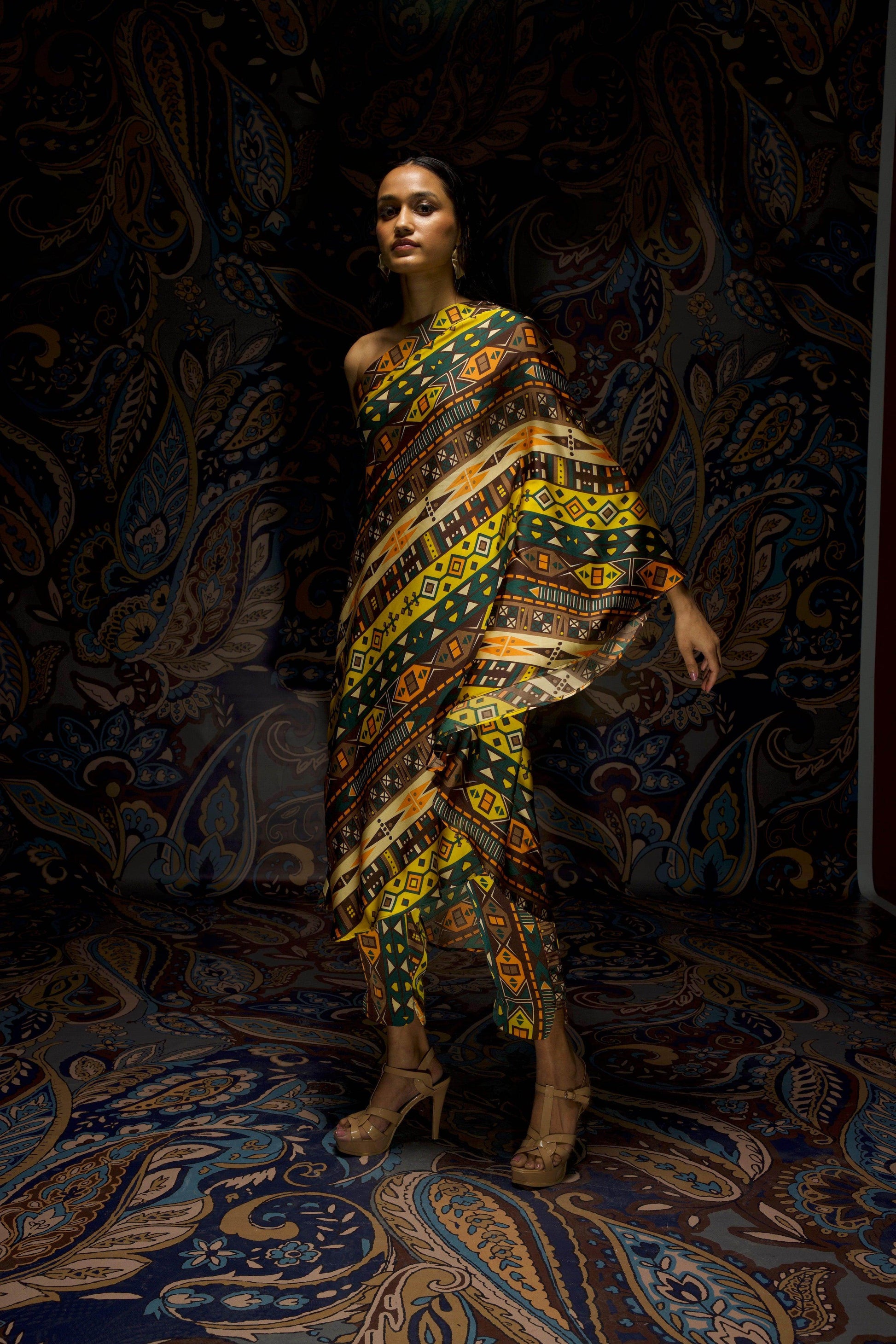 ONE SHOULDER PRINTED SET - dash and dot