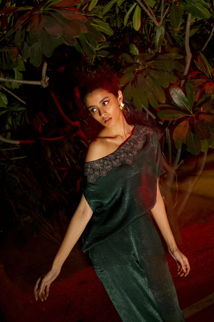 EXPOSED SHOULDER EMBROIDERED SET - dash and dot dash and dot