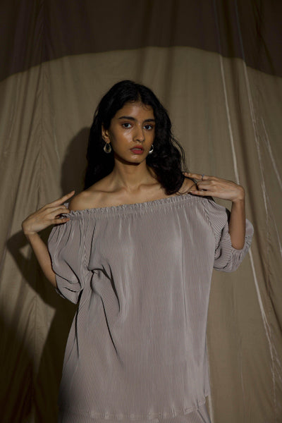 OFF-THE-SHOULDER PLEAT TOP - dash and dot