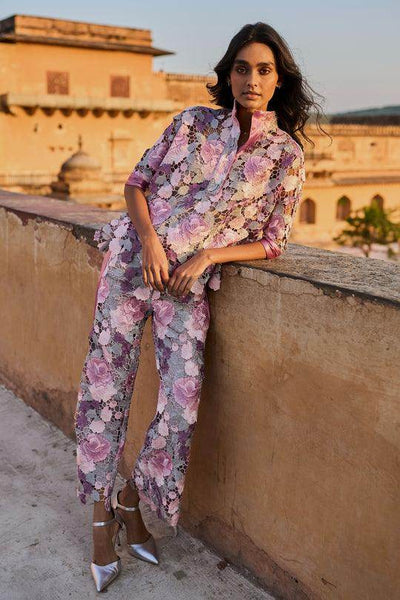 SCALLOPED FLORAL LACE SET - dash and dot