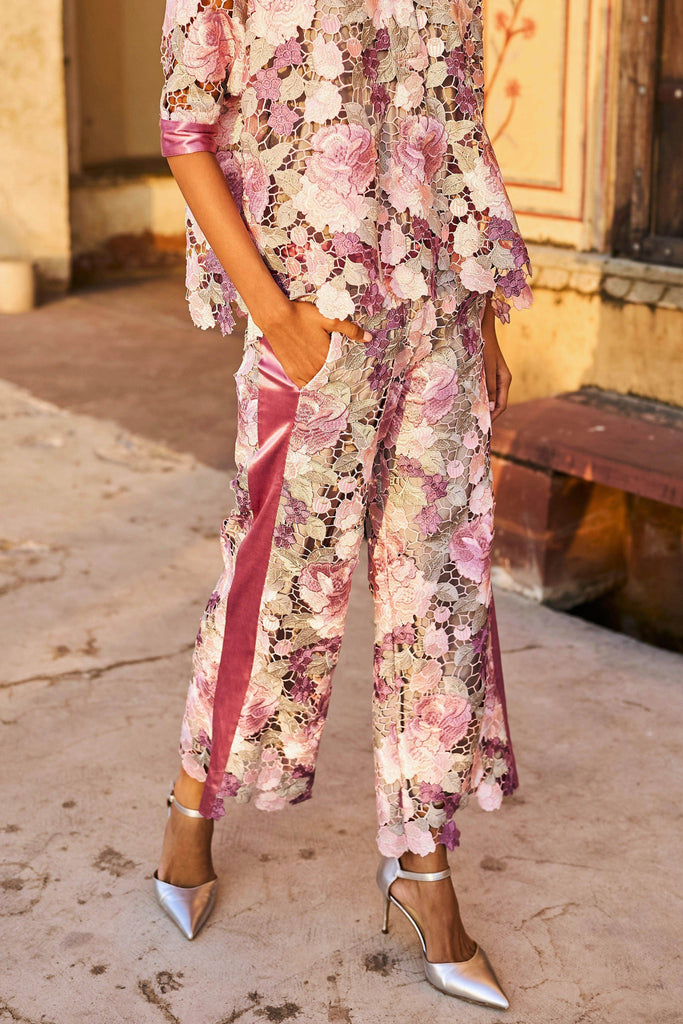 SCALLOPED FLORAL LACE SET - dash and dot dash and dot