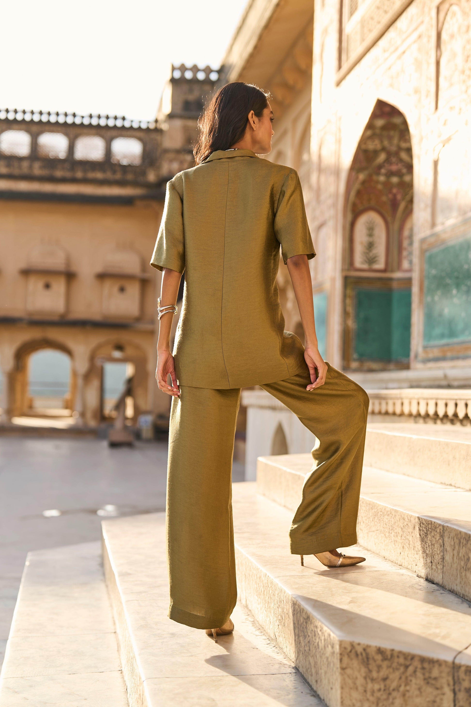 OLIVE BROCADE BLAZER - dash and dot