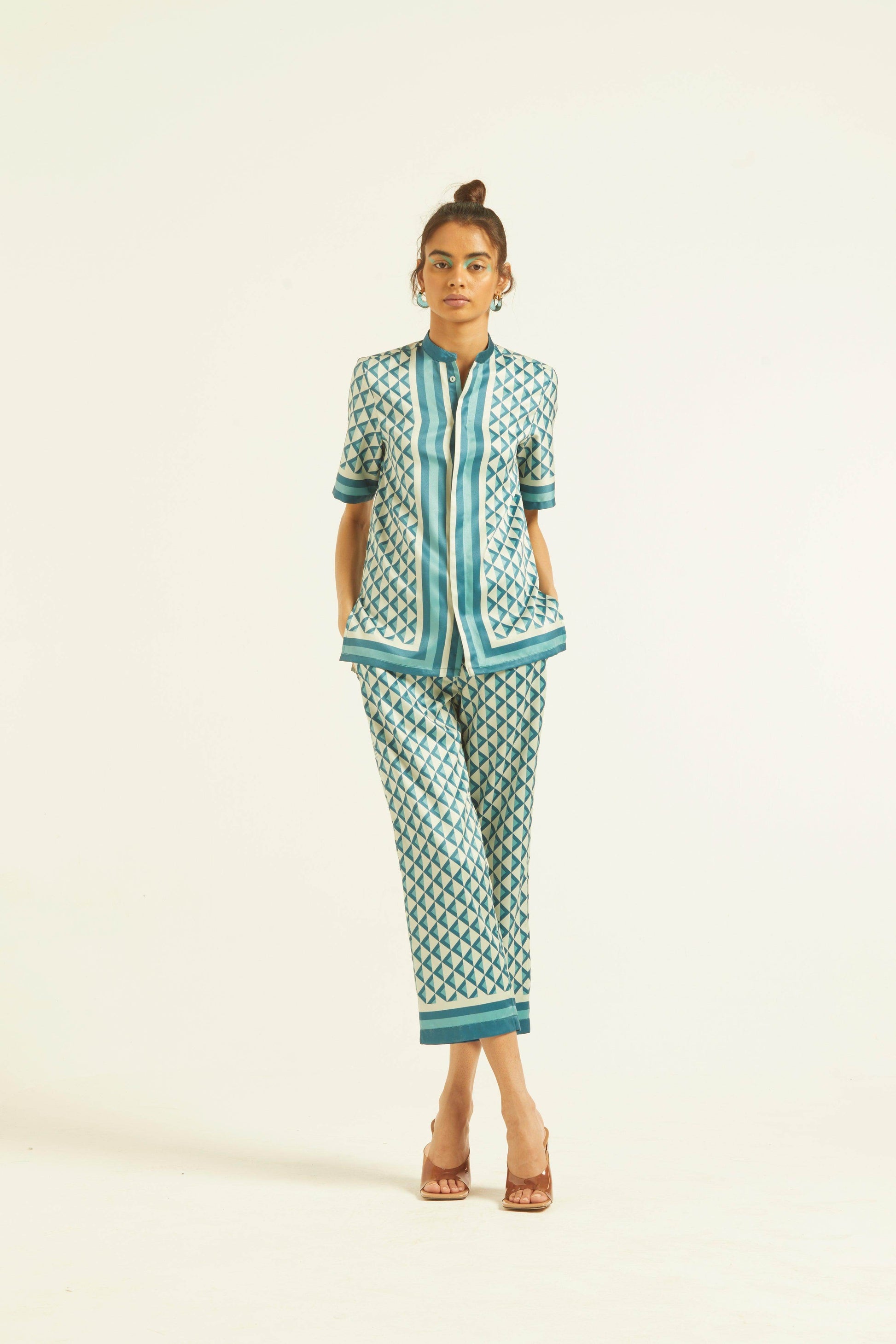 BORDER PRINT SHIRT - dash and dot