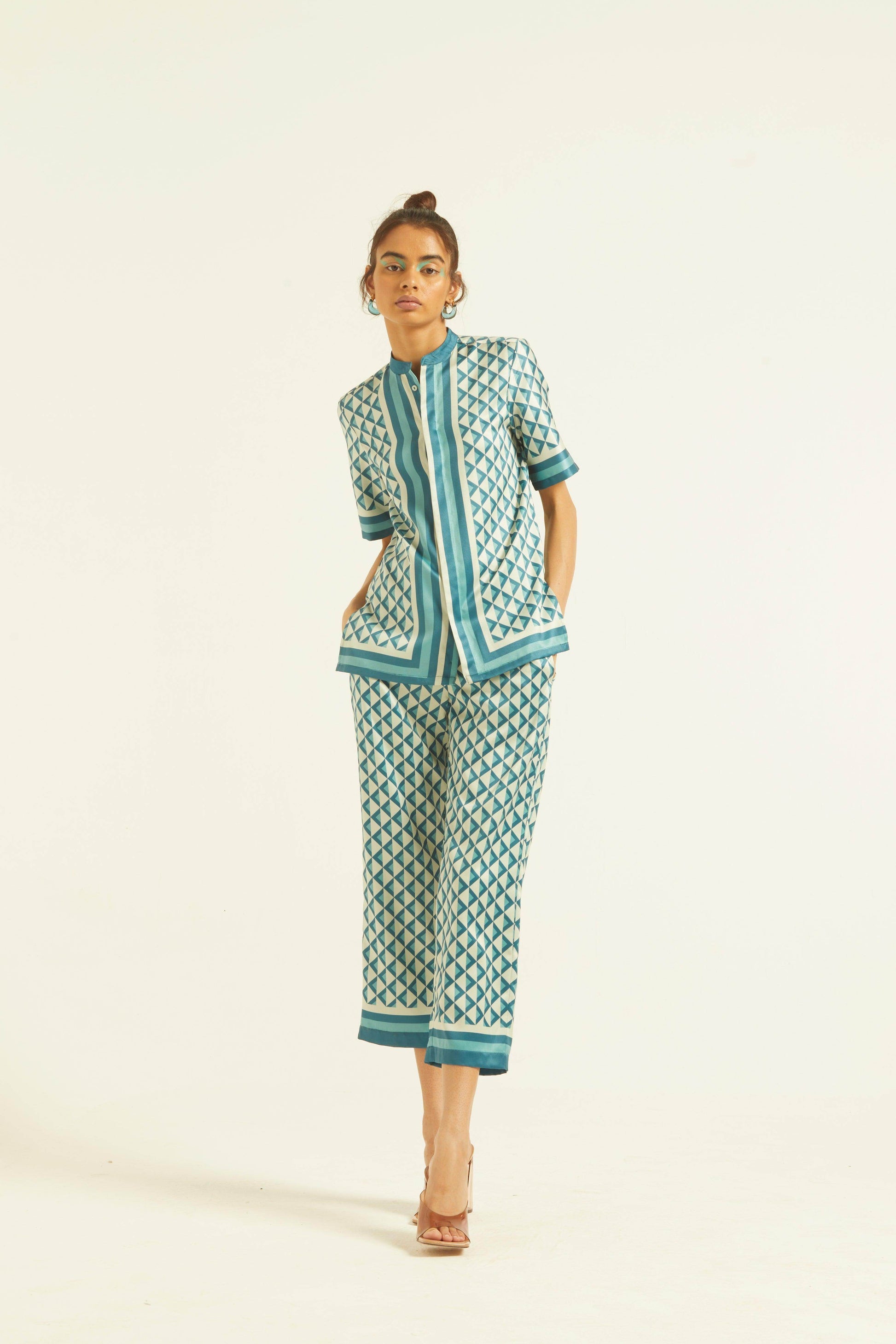 BORDER PRINT SHIRT - dash and dot