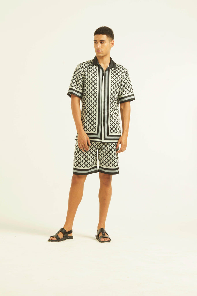 BORDER PRINT SHORTS SET - dash and dot dash and dot