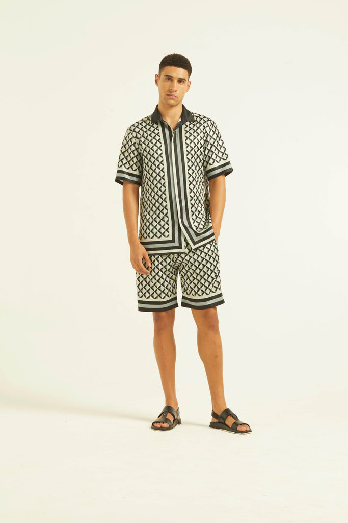 BORDER PRINT SHORTS SET - dash and dot dash and dot