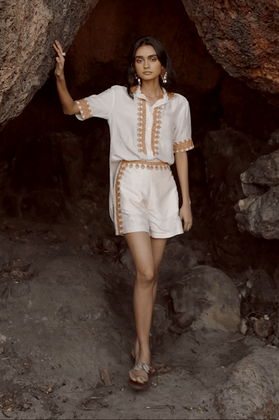 EMBROIDERED SHORTS SET - dash and dot