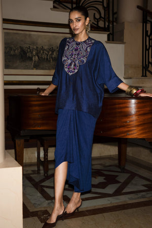 EMBROIDERED TEXTURED BOXY TOP & TEXTURED DRAPE SKIRT