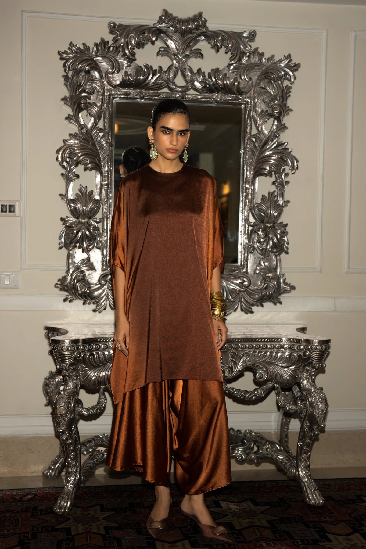 FLOWY OMBRÉ CAPE TOP & 
DRAPED CULOTTE PANT