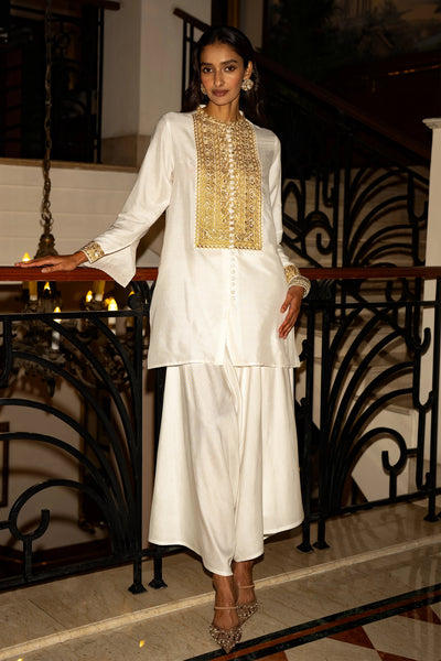 METALLIC THREAD EMBROIDERED TOP