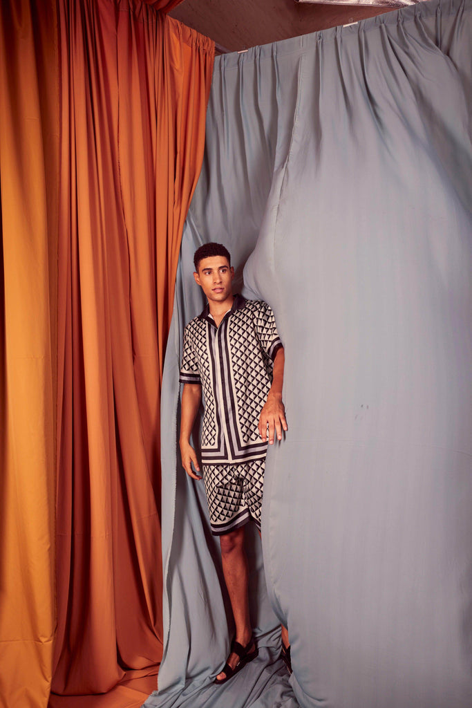 BORDER PRINT SHORTS SET - dash and dot dash and dot