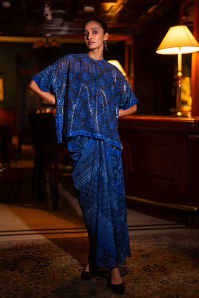PATTERNED BLUE SEQUIN BOXY TOP