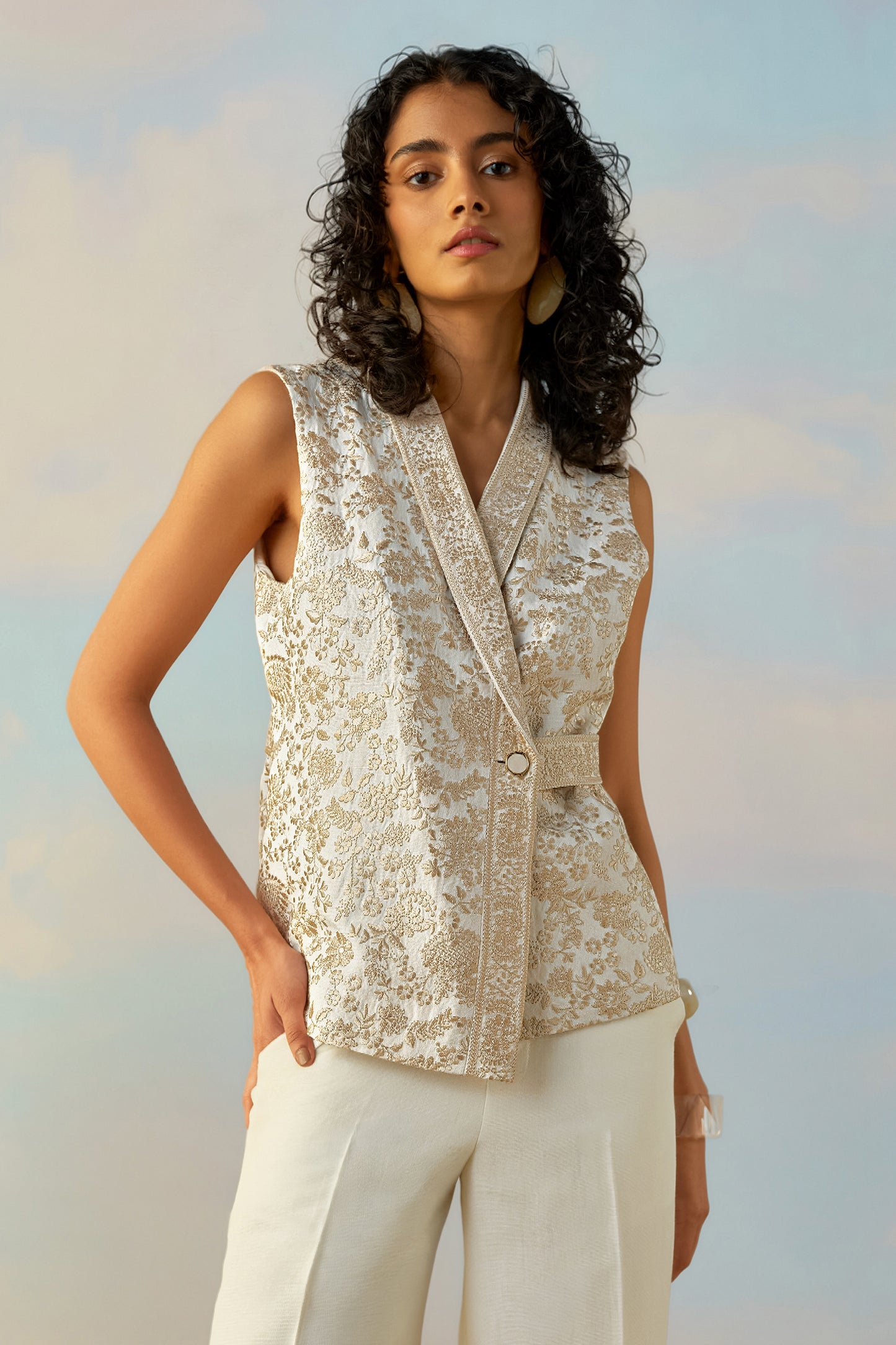 LINEN EMBROIDERED WAISTCOAT & STRAIGHT-CUT PANT SET