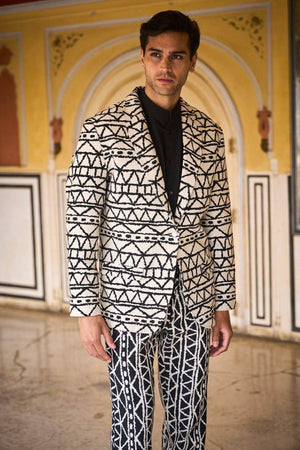 JACQUARD WEAVE SUIT - dash and dot