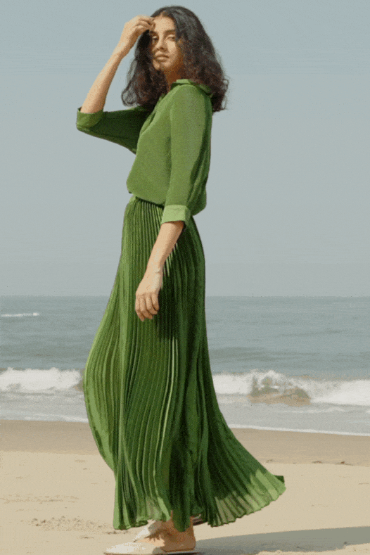 GREEN PLEATED SKIRT SET - dash and dot