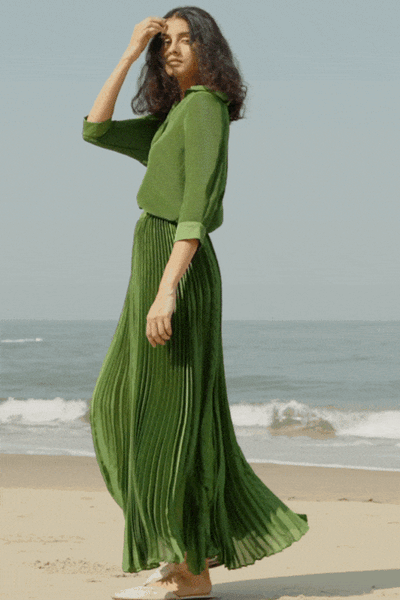 GREEN PLEATED SKIRT SET - dash and dot