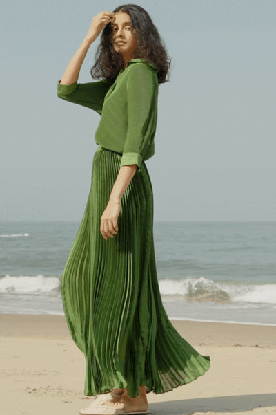 GREEN PLEATED SKIRT - dash and dot