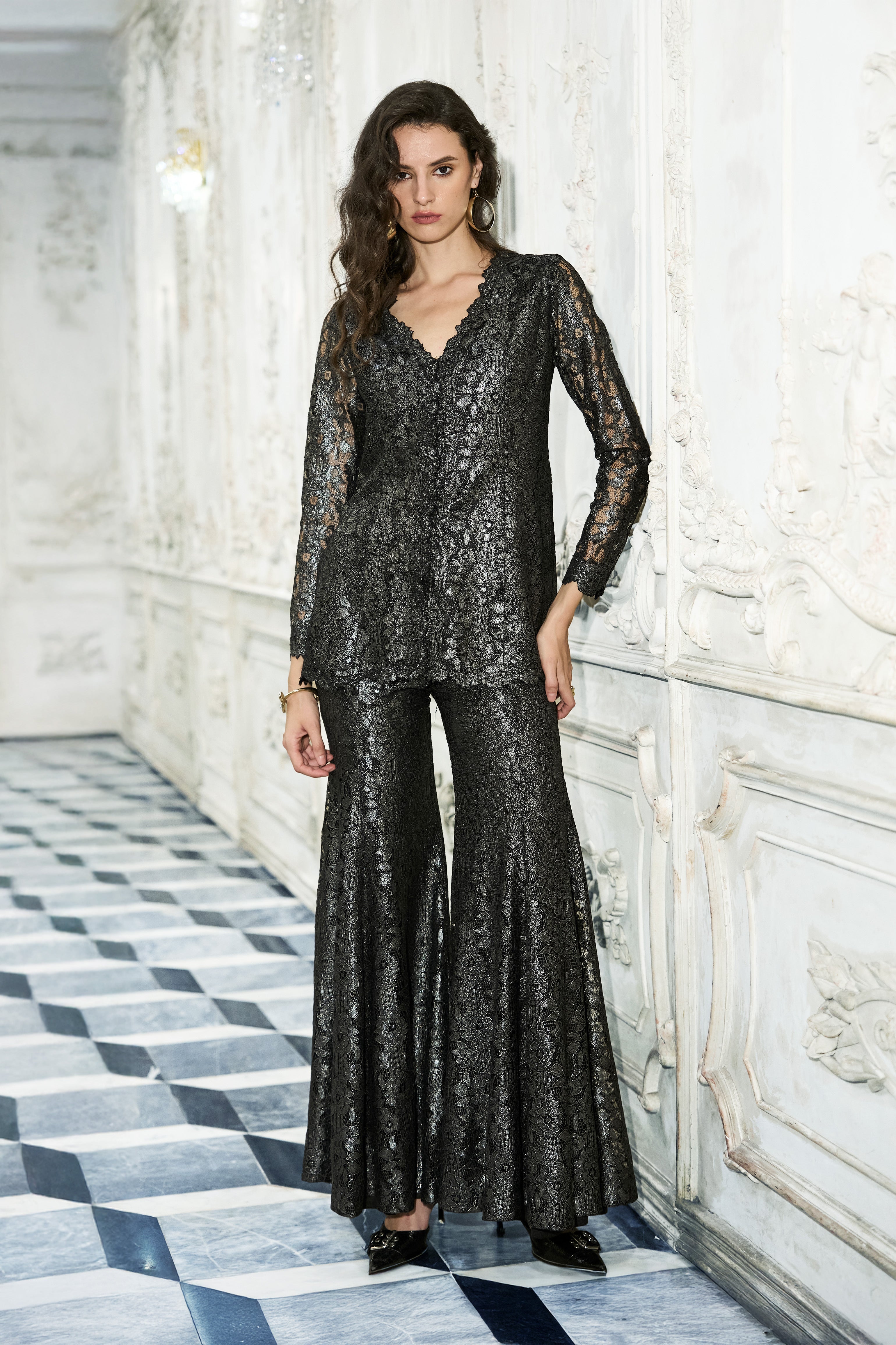 METALLIC LACE PEPLUM TOP – dash and dot