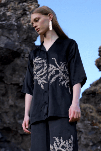 PLACEMENT DORI EMBROIDERED SHIRT - dash and dot