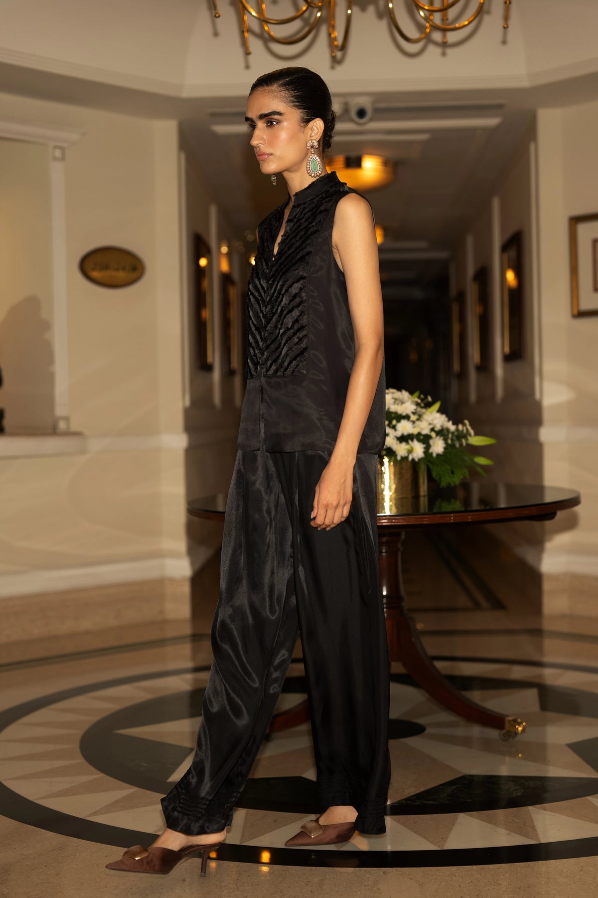 WIDE-LEGGED SATIN TWILL PANT