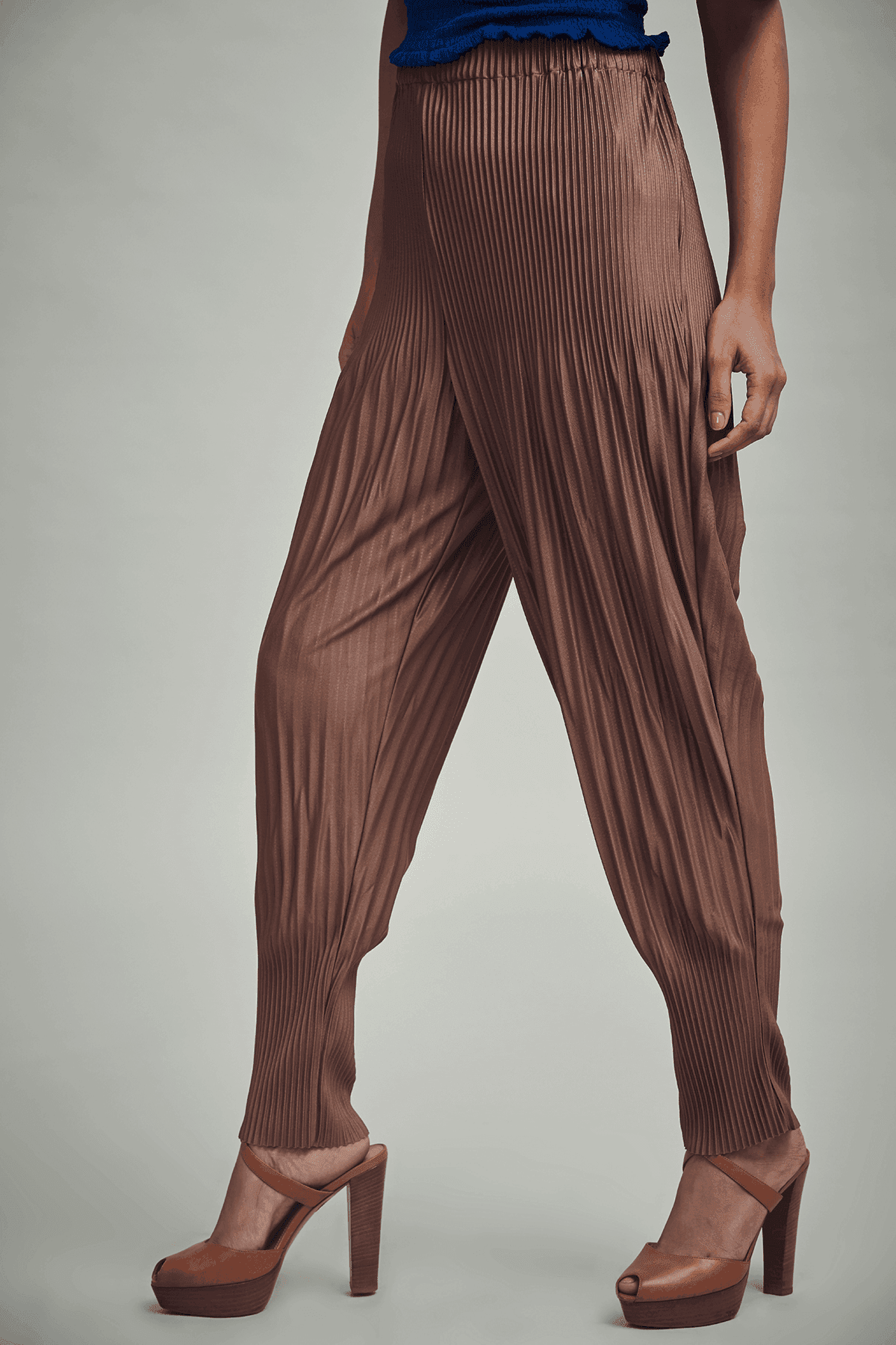 IRREGULAR PLEAT DRUM PANT - dash and dot