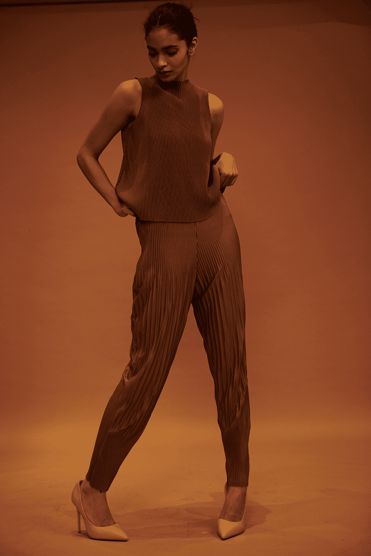 IRREGULAR PLEAT DRUM PANT - dash and dot