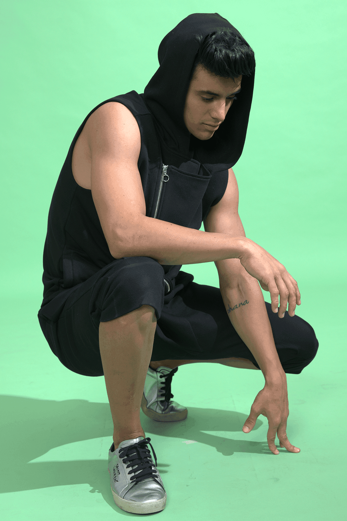 SLEEVELESS CROSS ZIP HOODIE - dash and dot