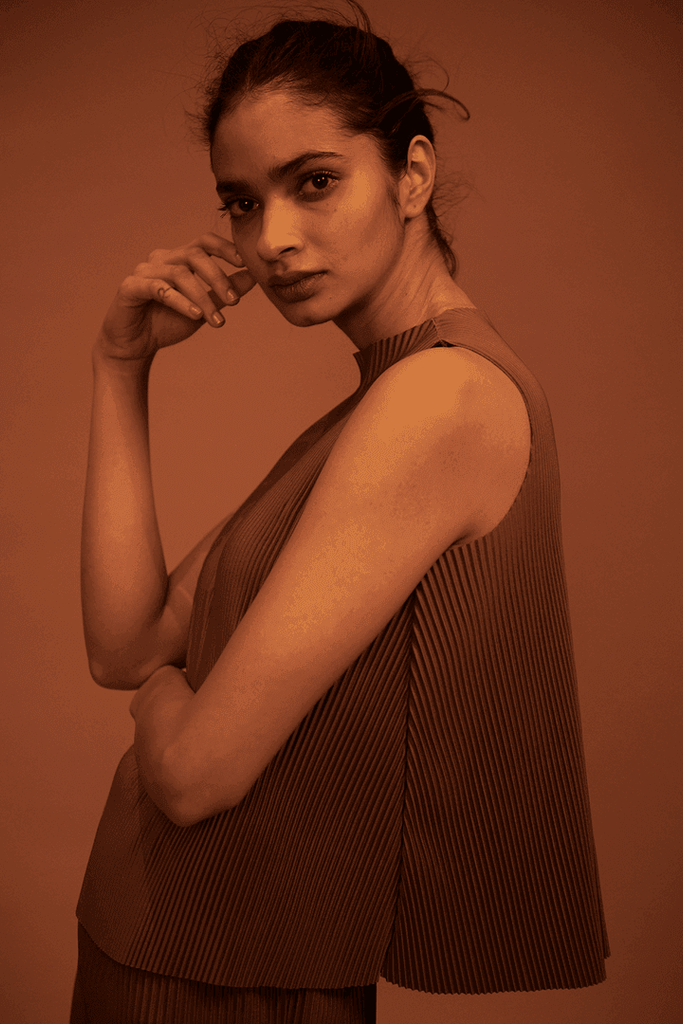 PLEAT SLEEVELESS TOP - dash and dot dash and dot